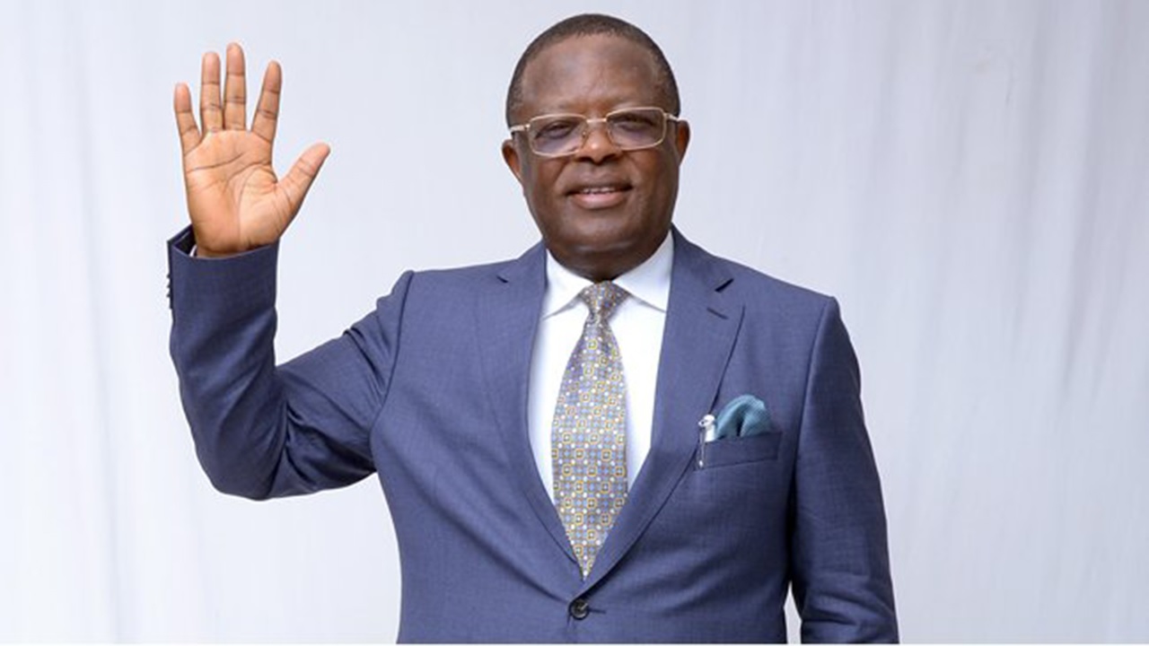 Umahi commiserates with families of 4 police officers killed on duty
