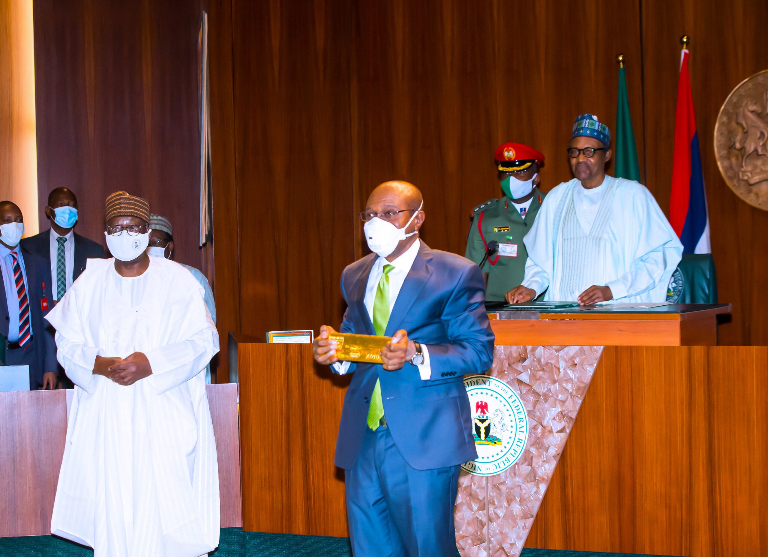 Economic Diversification: President Buhari Receives Gold from PAGMI